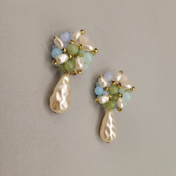 Vintage Clip-On Earrings Dangling Freshwater Pearls and Bead Clusters - Picture 4 of 6